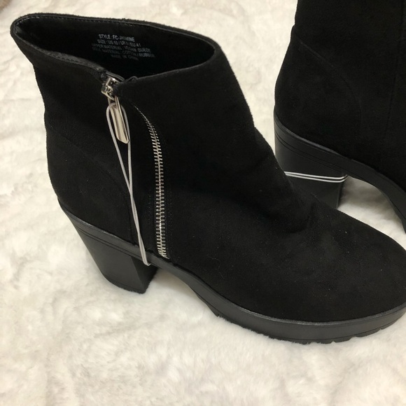 NEW French Connection Jasmine Lug Sole Side Zip Booties - Picture 6 of 8